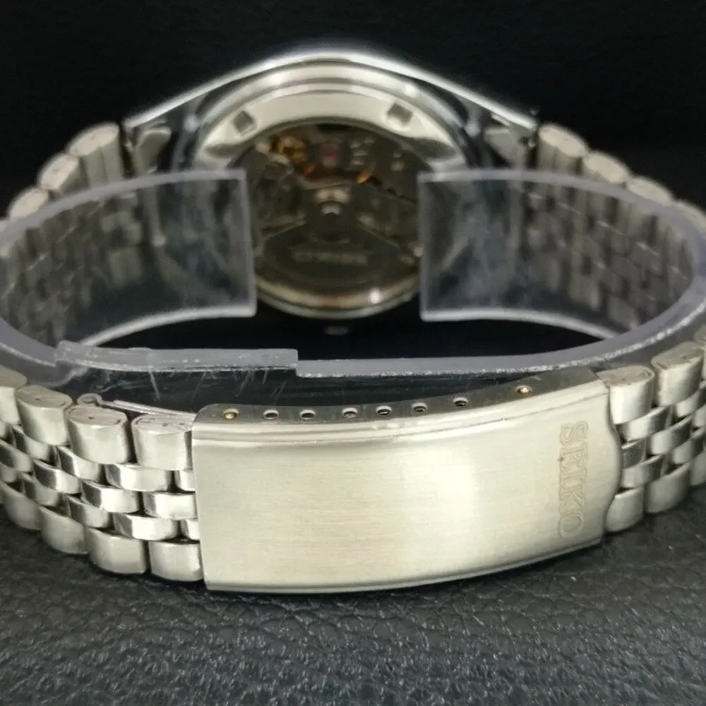 Vintage 1971 Seiko Automatic Mens Silver Watch W/daydate & Silver Accents